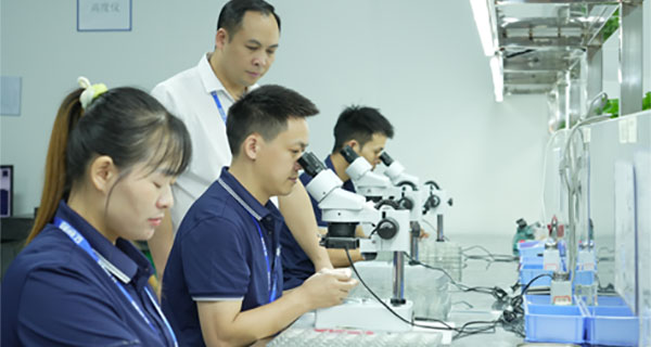 追求极致制造技术、品质和效率，成为精密制造业值得信赖的引导者